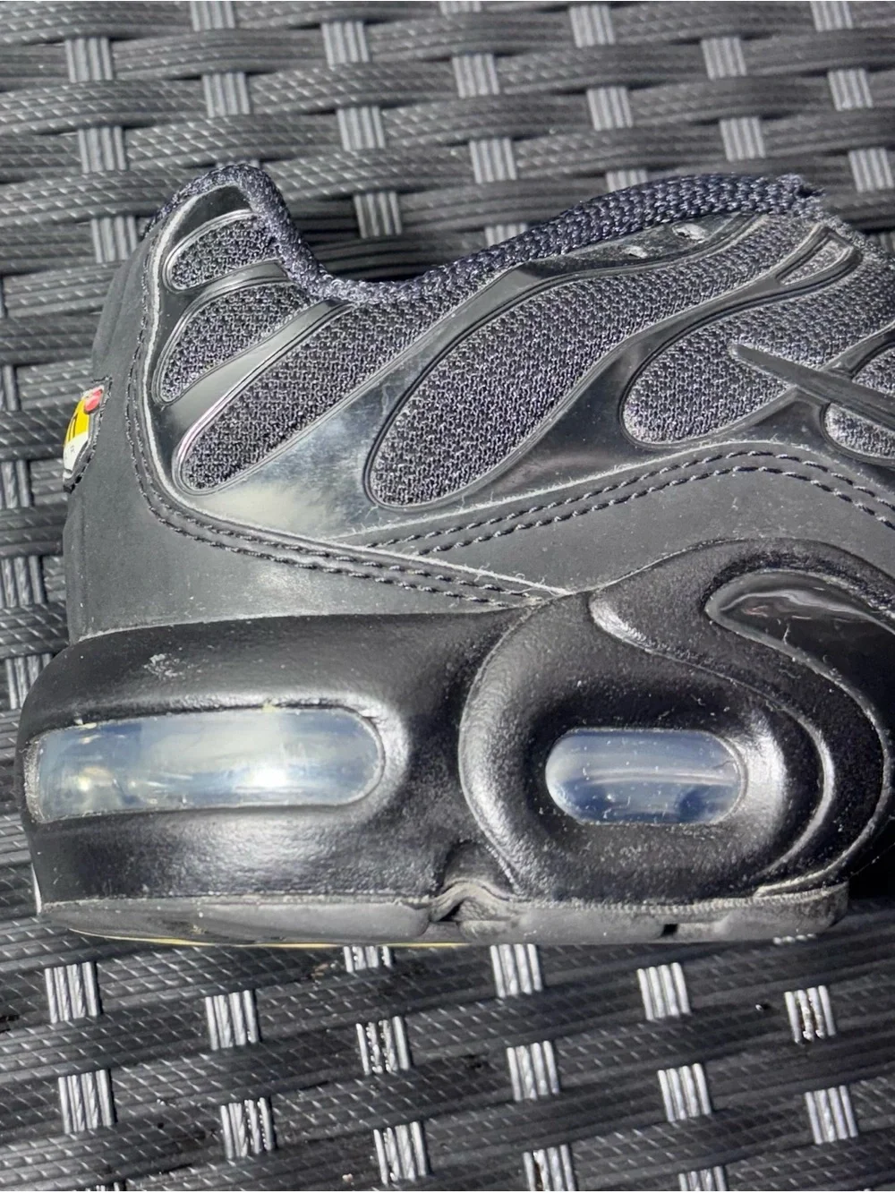 Nike Air Max Plus Size 6.5 Y Black Athletic Sneakers
